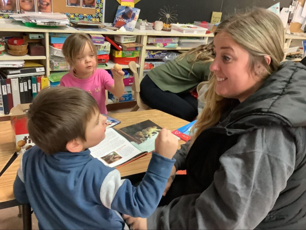 Ridgewood Public School celebrates Family Literacy Day
